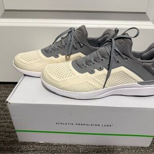 APL Cement and Pristine White Techloom Tracer